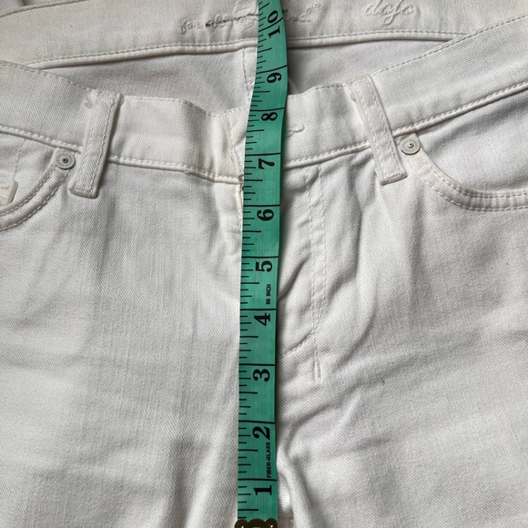 Sold!!7 for All Mankind White Dojo Wide Leg Jeans... Size 29 - Picture 9 of 11